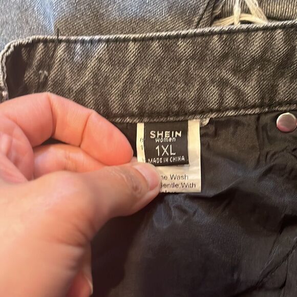 Falmer Heritage Gray Distressed Raw Hem Shorts Size 1X - Picture 4 of 4